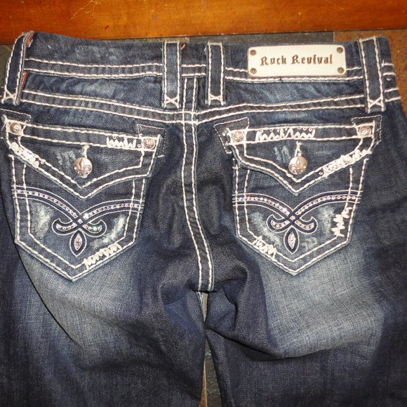 ROCK REVIVAL Women's Distressed Blue Denim "Elaina" Capri Jeans Size 27 - Picture 9 of 10